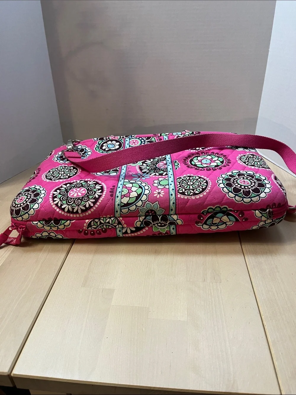Vera Bradley Pink Cupcake Hard Shell Laptop Travel Bag Quilted Cotton w/ Strap
